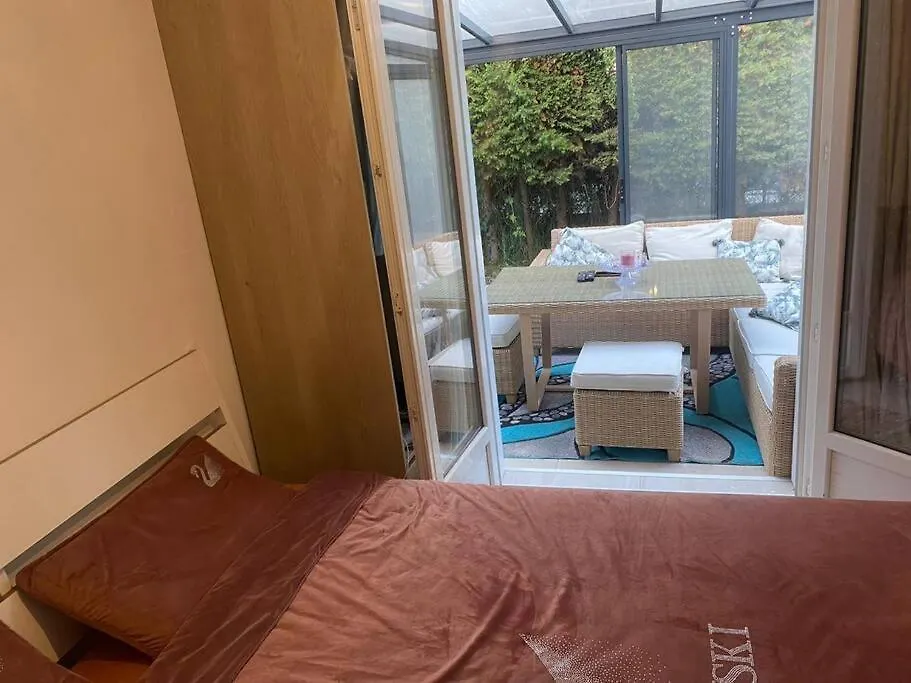 Ferienhaus Bas De Villa Avec Piscine Et Jardin Cagnes-sur-Mer